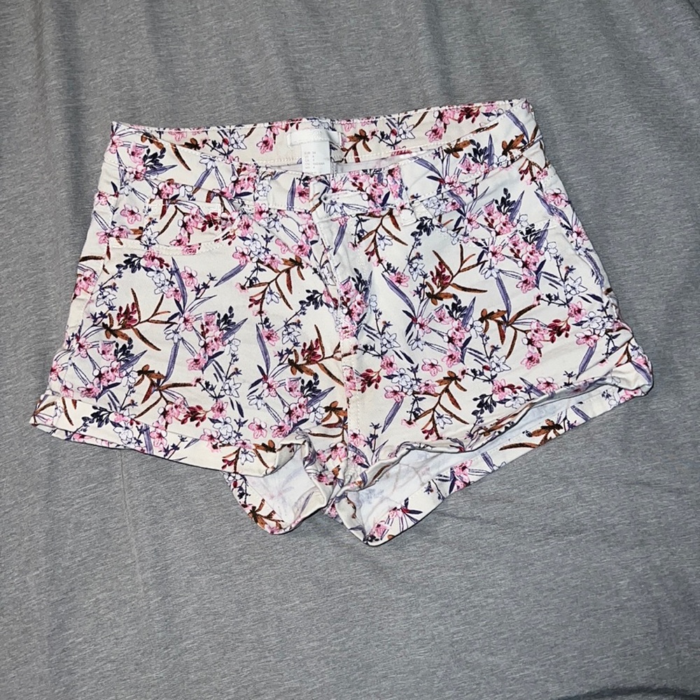 Floral shorts from H&M size 4